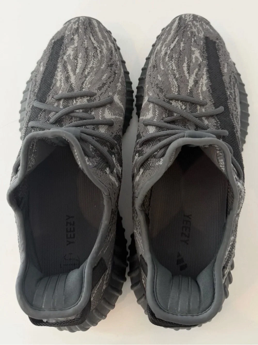 Adidas Yeezy Boost 350 V2 MX Dark Salt Mens  Size 11.5 Gray Black Lace Athletic